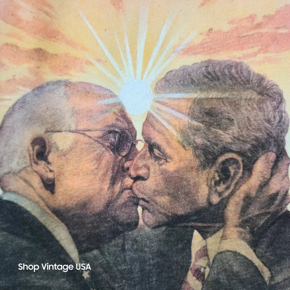 The Ultimate Meme-T-Shirt: Alex Ross' Presidential Pucker-Up