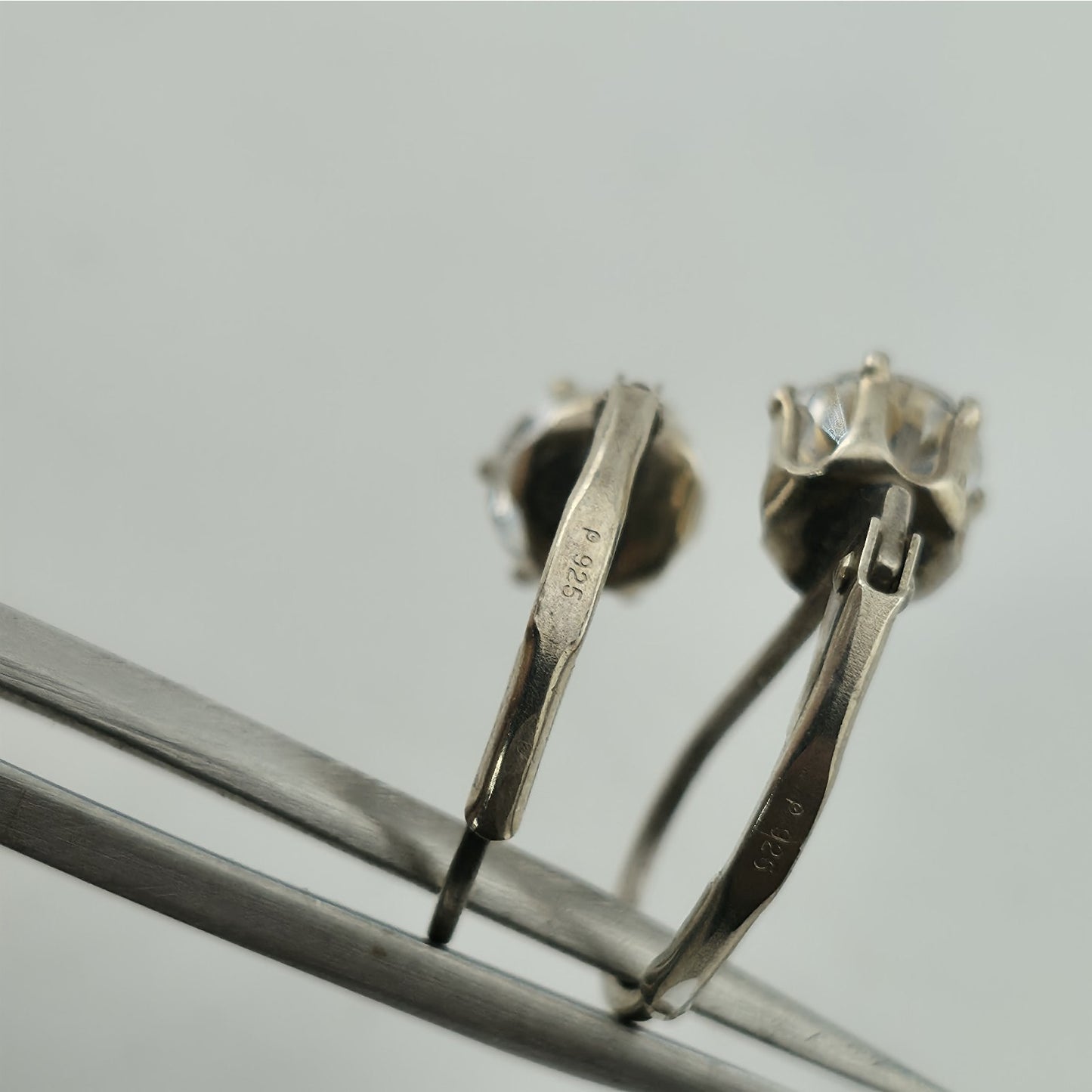 Vintage 925 Sterling Silver CZ Leverback Earrings Clear Round Solitaire Jewelry