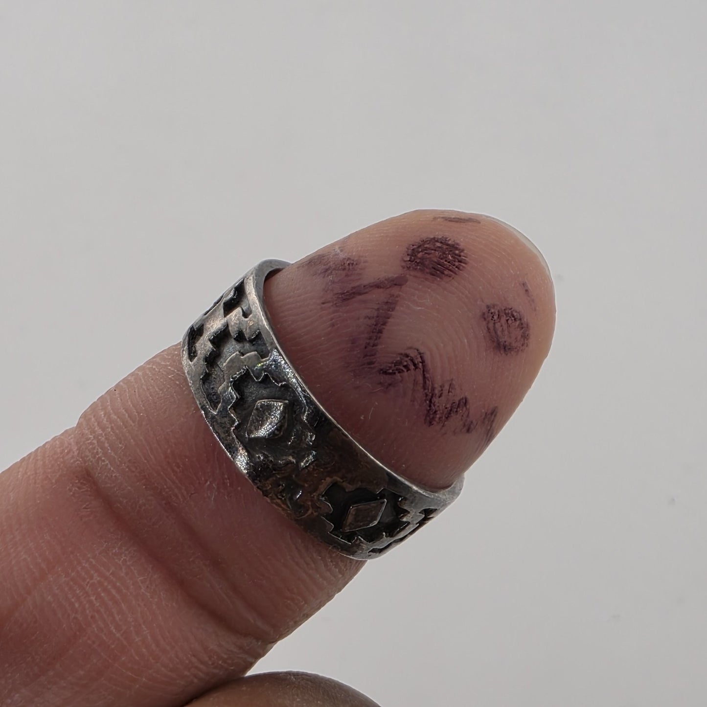 Vintage Sterling Silver Southwestern Cutout Band Ring Size 7.5 Geometric Jewelry