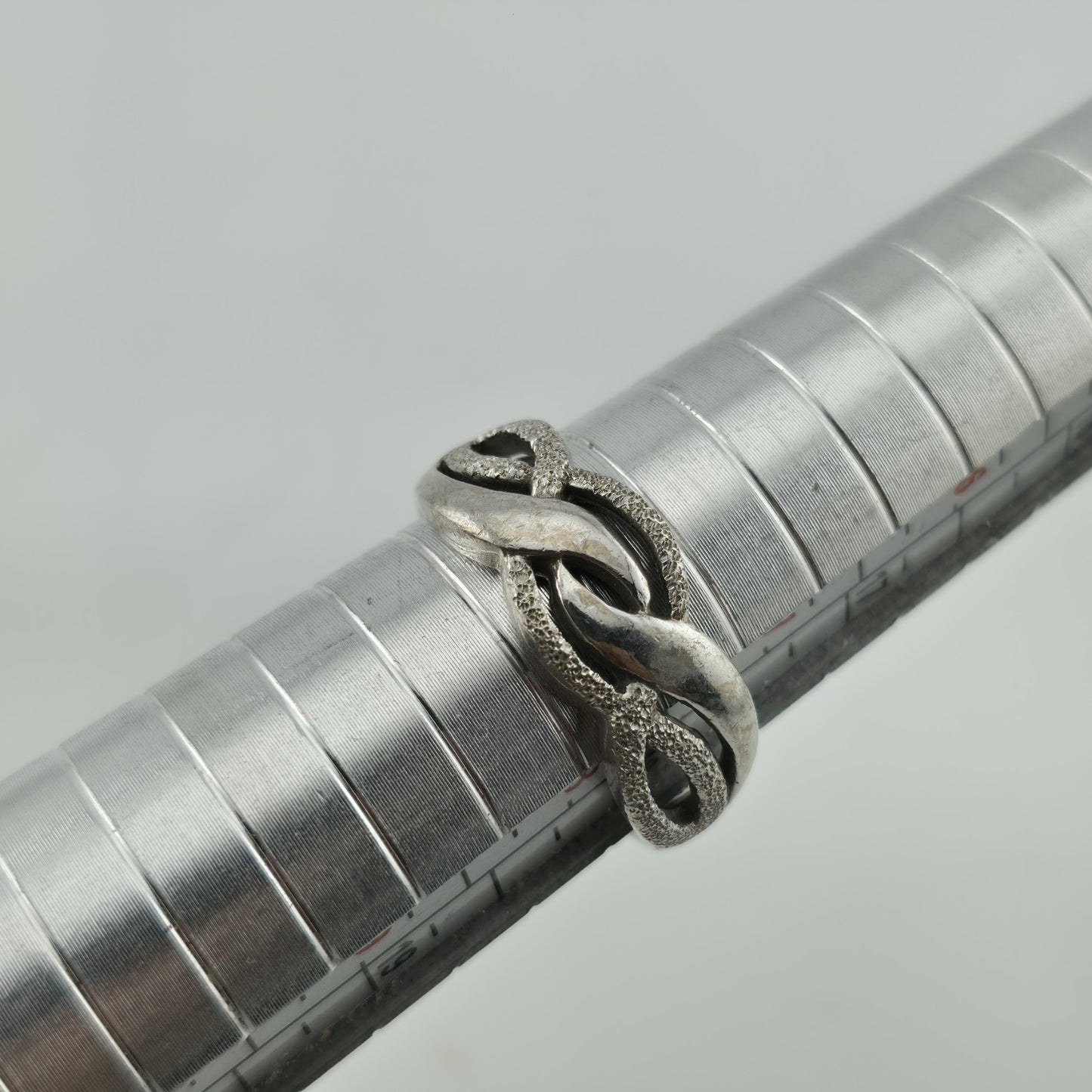 Vintage Sterling Silver Ring  925 Intertwined Design Size 7.5