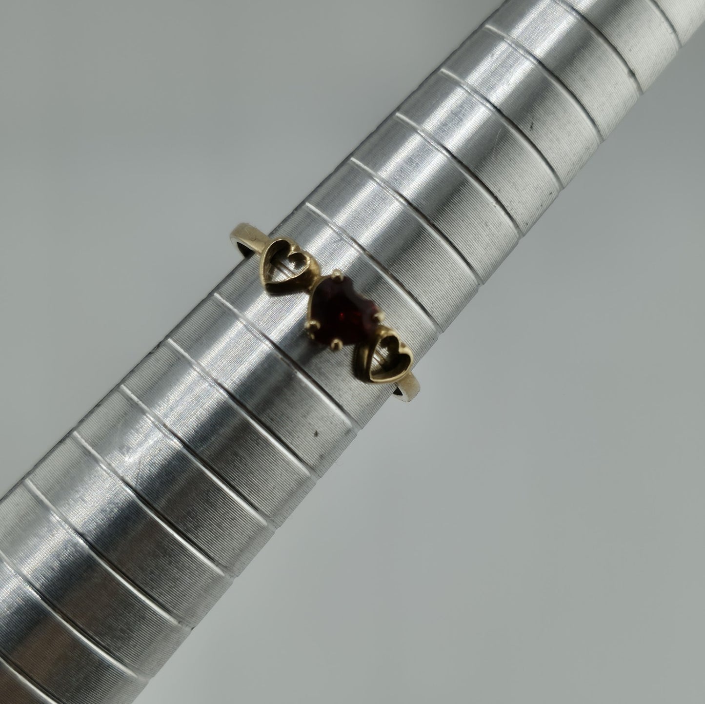 10K Yellow Gold Ring Band Red Garnet Rhodolite Heart Stones June size 6