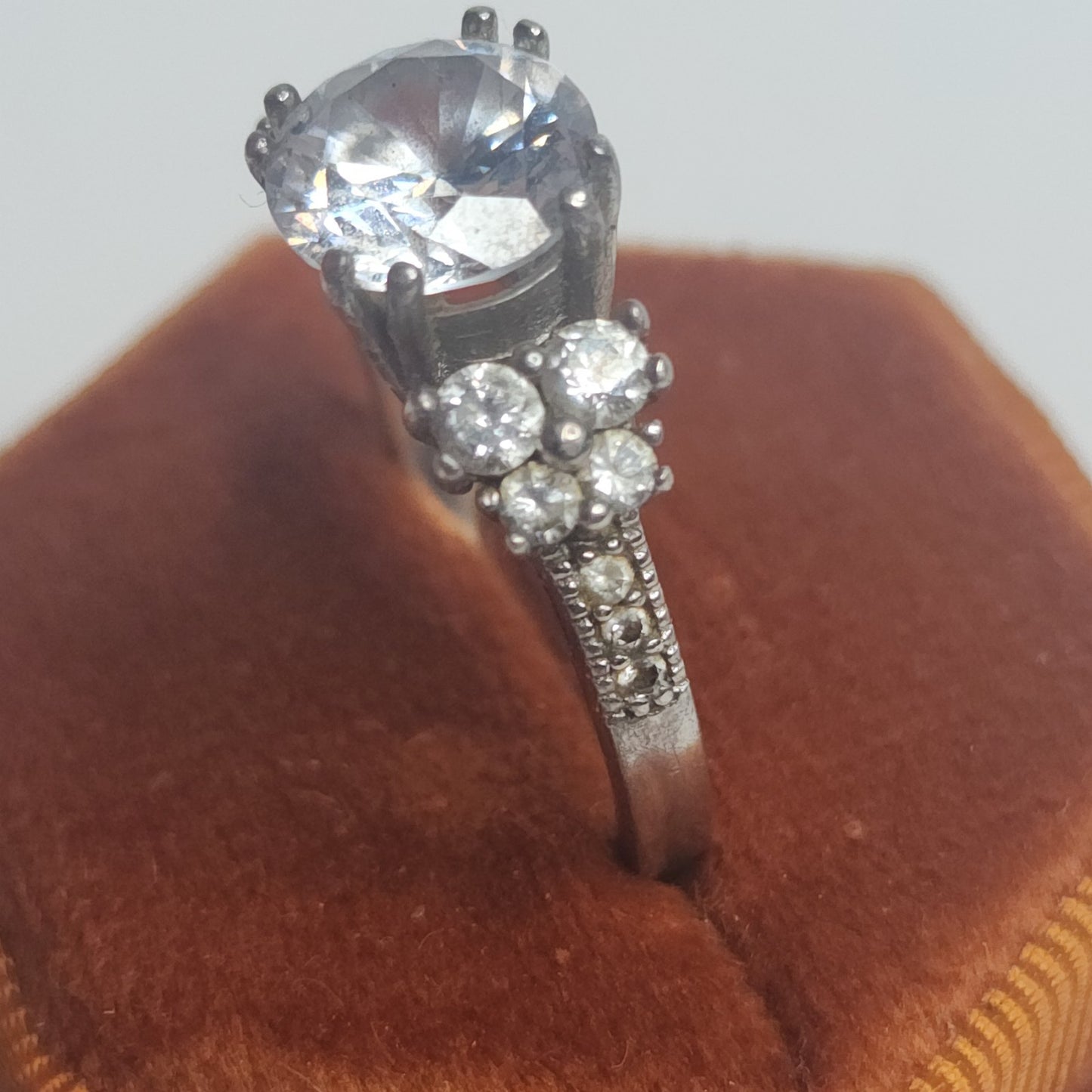 925 Sterling Silver Round Center Statement Cocktail Ring Size 7 Elegant Jewelry