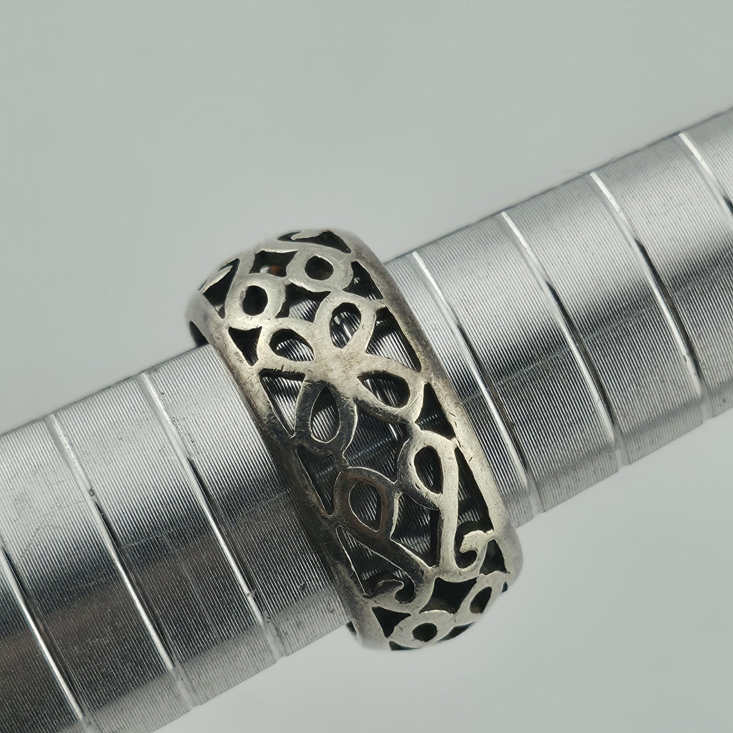 925 Sterling Silver Ring Dome Open work band Size 6 Cocktail