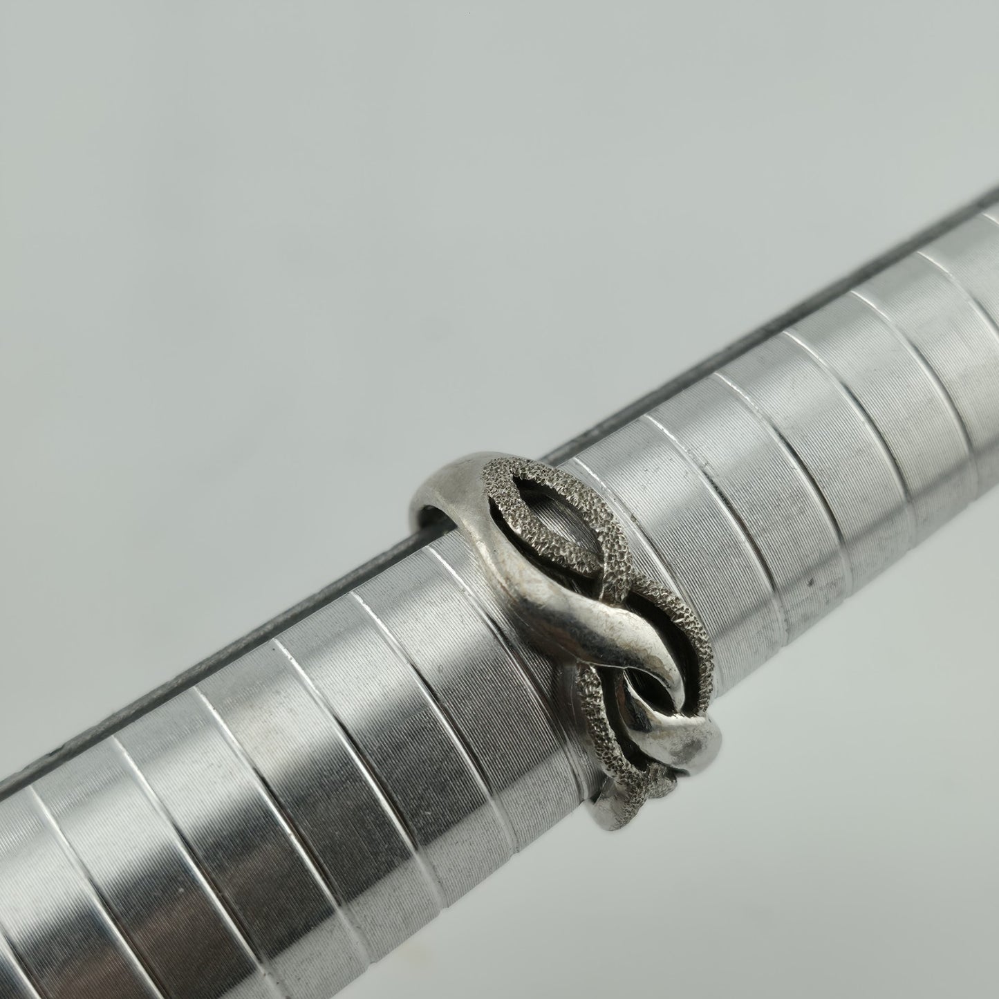 Vintage Sterling Silver Ring  925 Intertwined Design Size 7.5