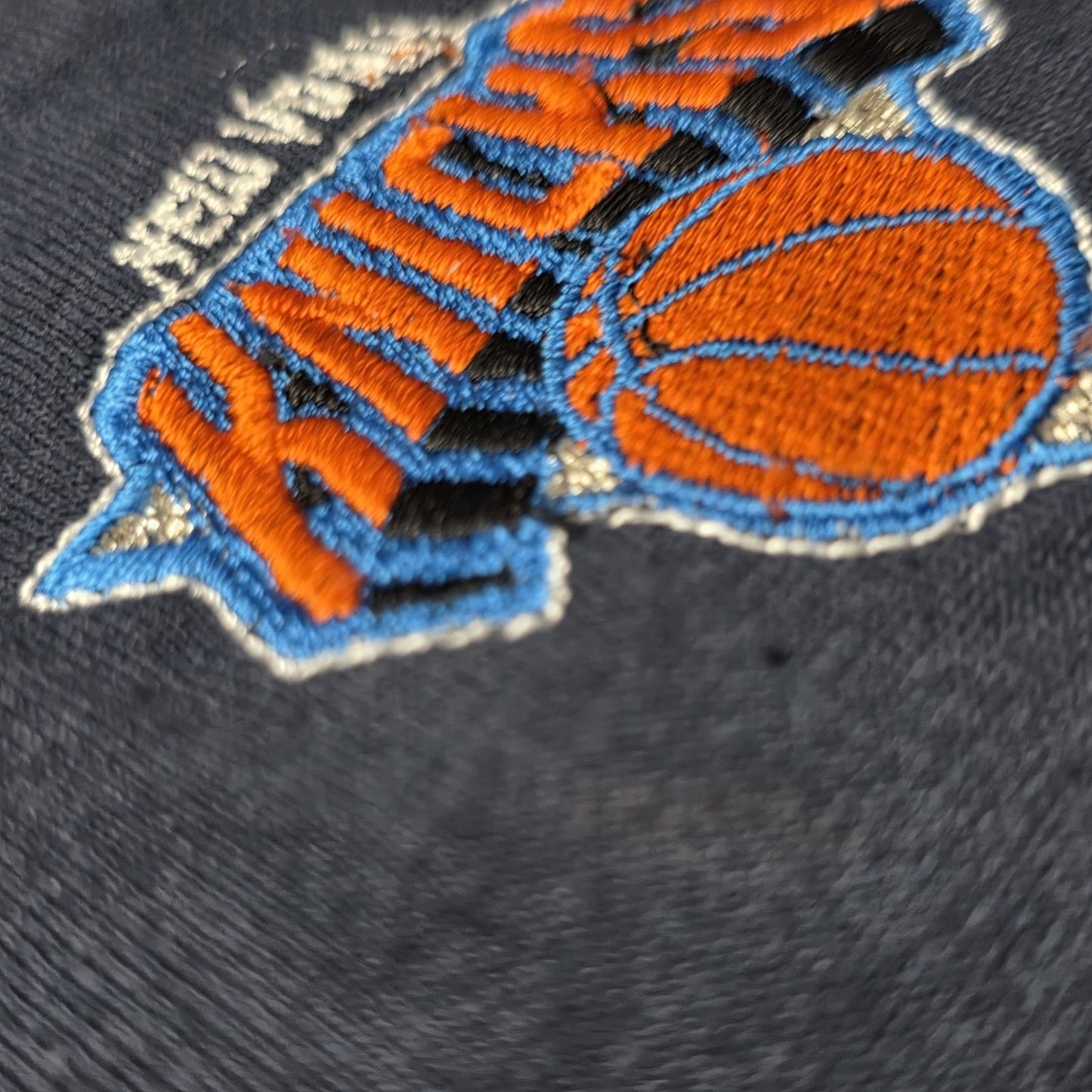 Vintage Lee Sport New York Knicks Shirt Mens Medium Black Blue Embroidered NBA