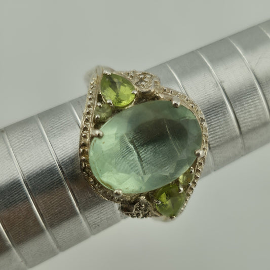 925 Sterling Silver Ring Size 9 Oval aquamarine blue / Peridot Green Stones