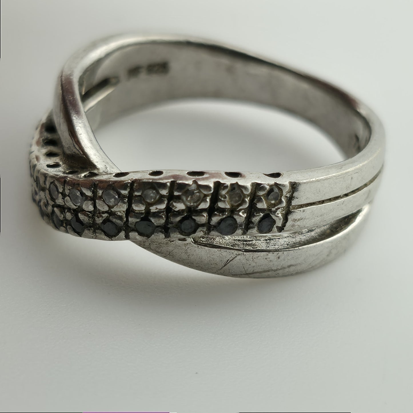 NF Sterling Silver Ring 925 Intertwined Crossover white black Stones Size 7