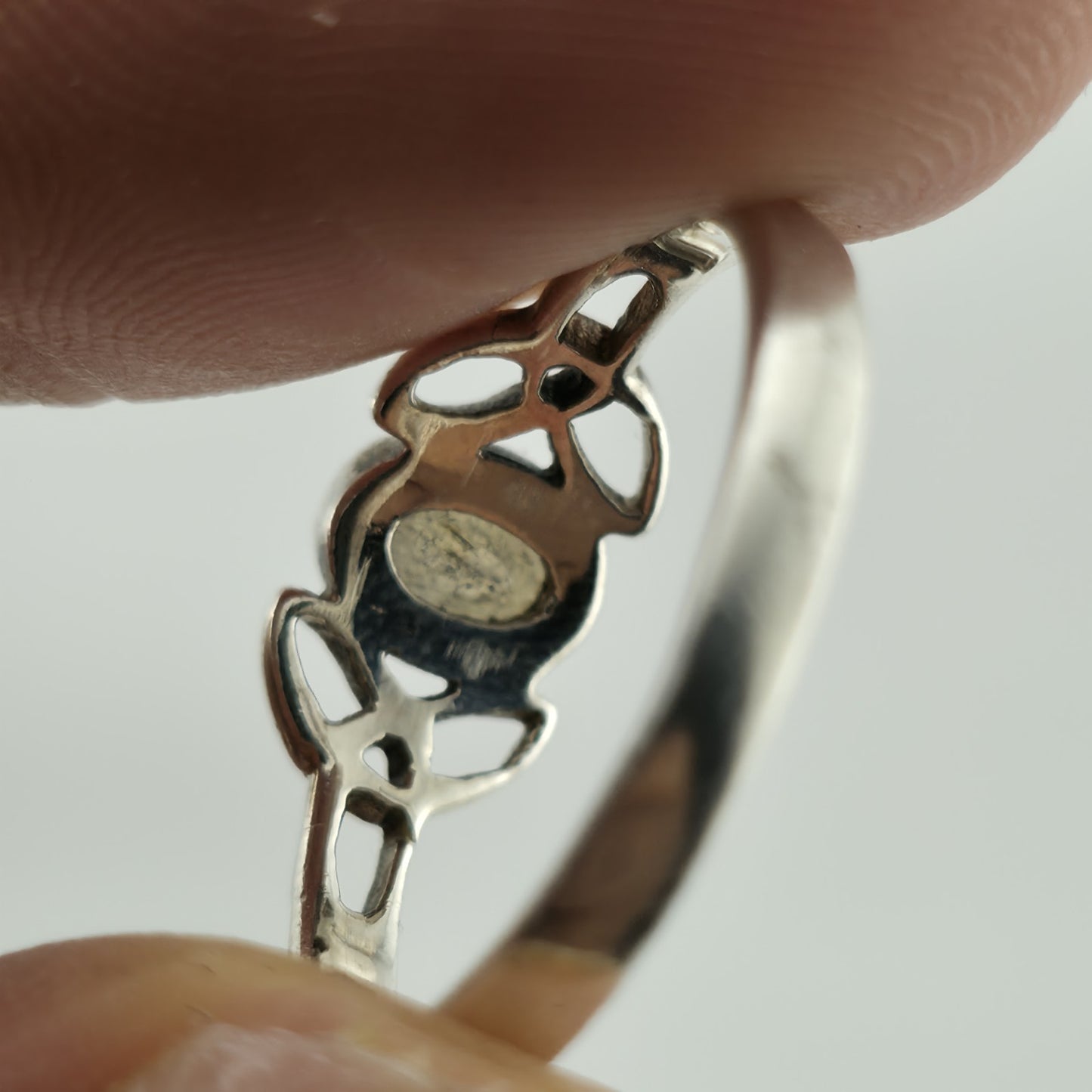 925 Sterling Silver Ring Celtic Trinity Knot Agate Blue Stone Size 8.75