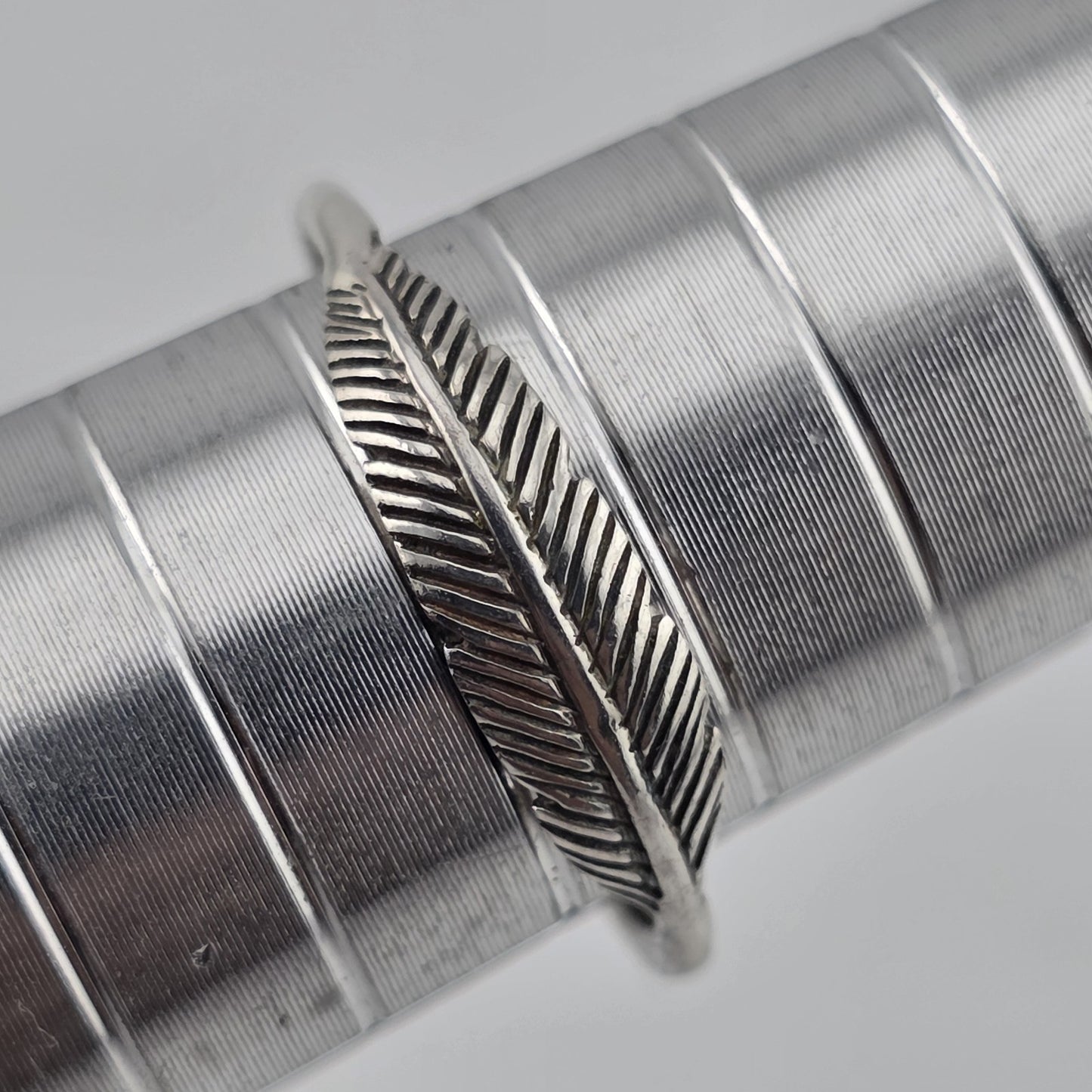 925 Sterling Silver Ring Tiny Feather Dainty Boho Minimalist Jewelry Size 5.75