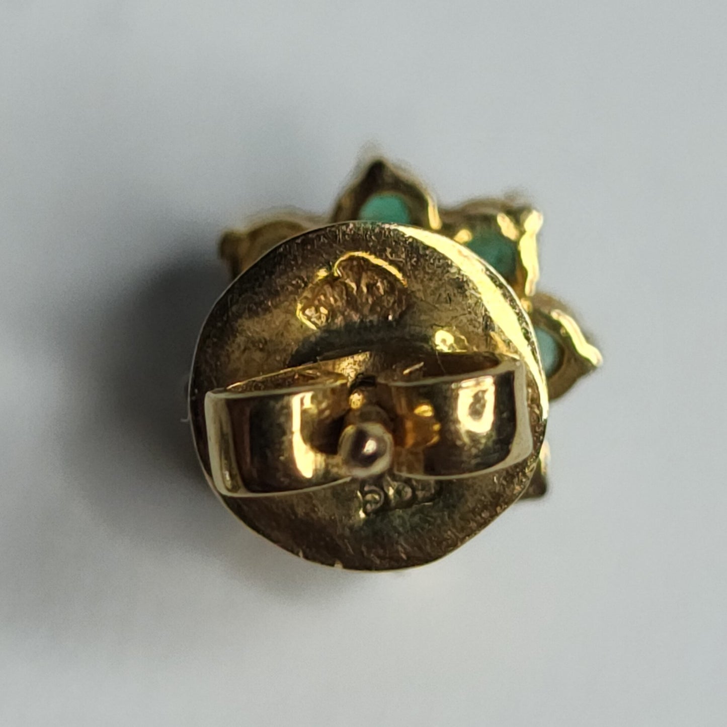 14K Yellow Gold Earrings White Pearls Flower Green Stones Stud 9mm 585