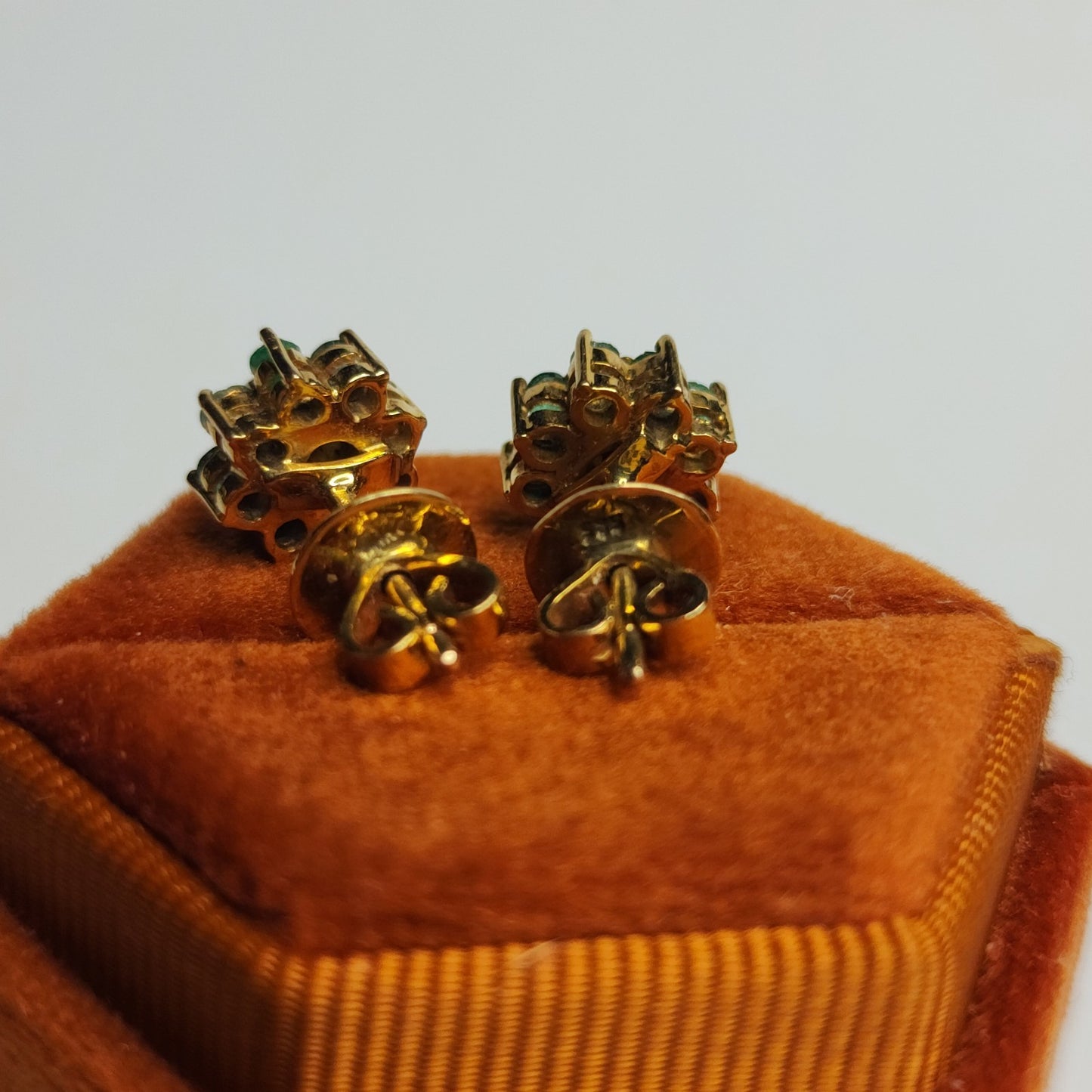 14K Yellow Gold Earrings White Pearls Flower Green Stones Stud 9mm 585