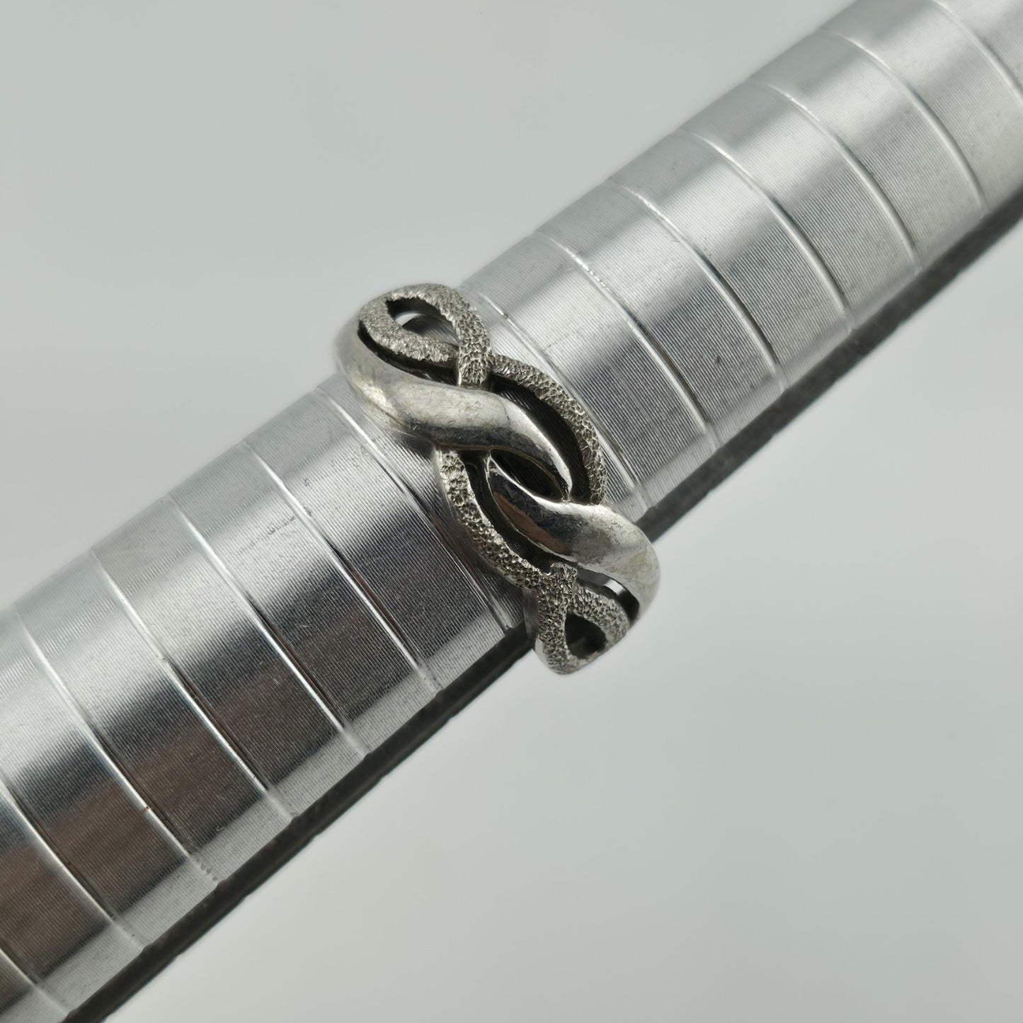 Vintage Sterling Silver Ring  925 Intertwined Design Size 7.5