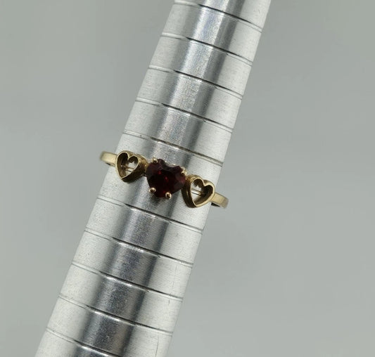 10K Yellow Gold Ring Band Red Garnet Rhodolite Heart Stones June size 6