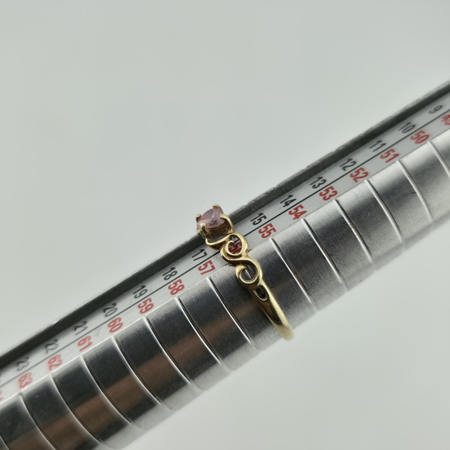 10K Yellow Gold Ring Heart Shaped Pink CZ Stone Size 7.5 1g Vintage