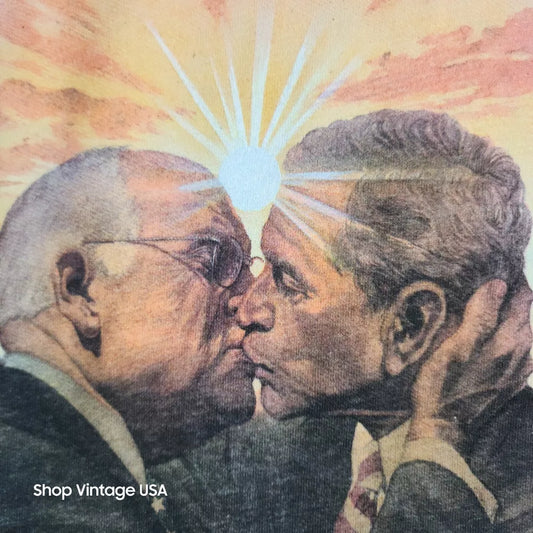 The Ultimate Meme-T-Shirt: Alex Ross' Presidential Pucker-Up