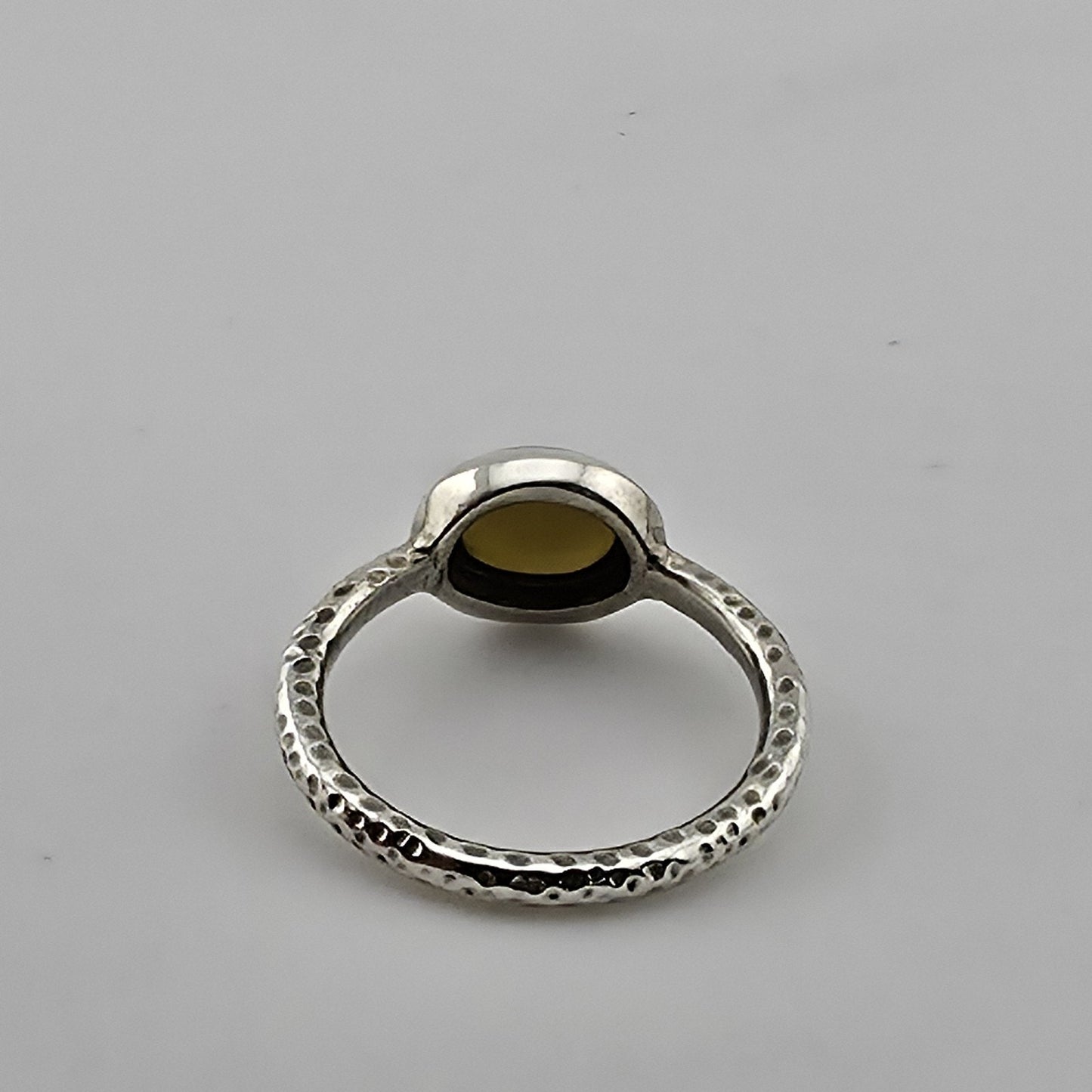 Sterling Silver 925 Amber Cabochon Ring Hammered Band Size 7.5
