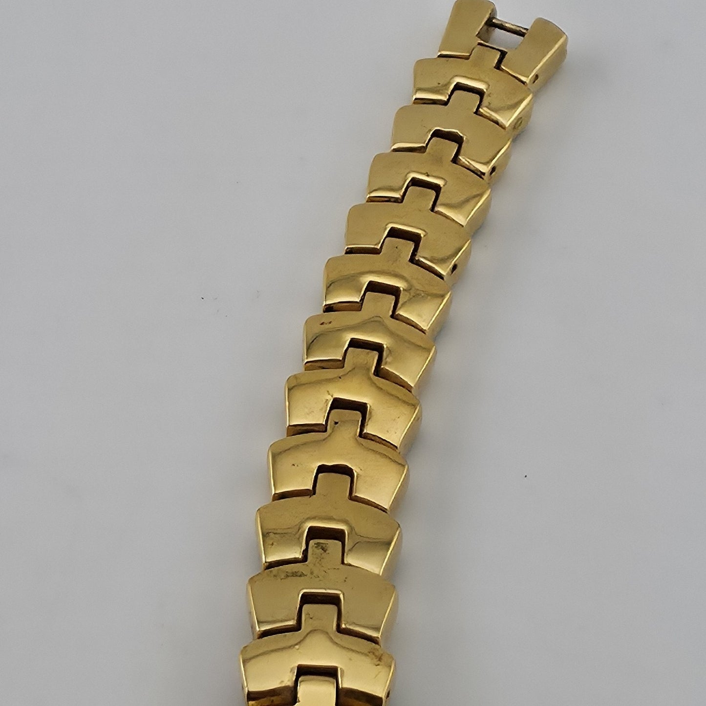 Main Line Time Quartz Watch Gold Tone Black Bracelet Tested Working 7"
