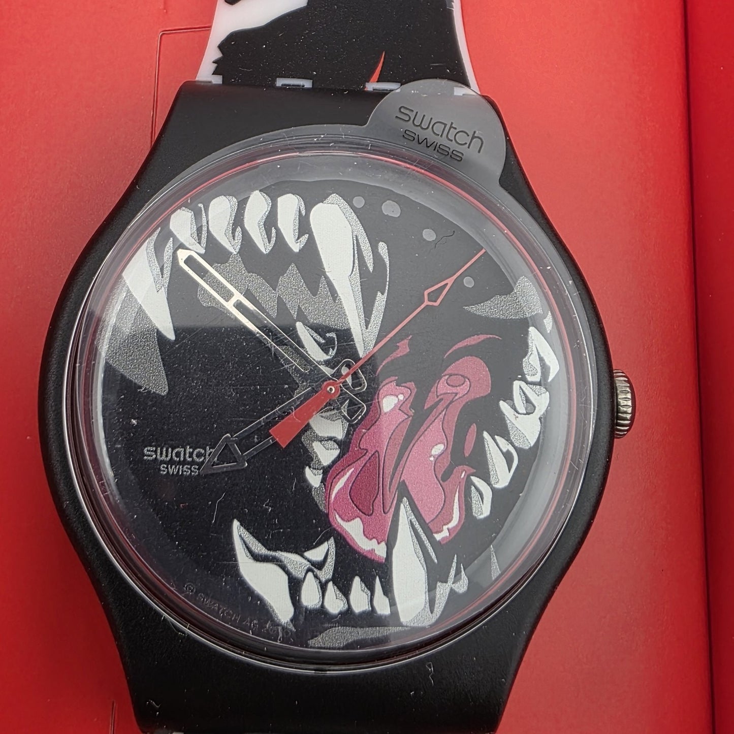 Swatch Originals WINDY BUNNY BEAST Anime Silicone Watch 41mm SUOZ112 New
