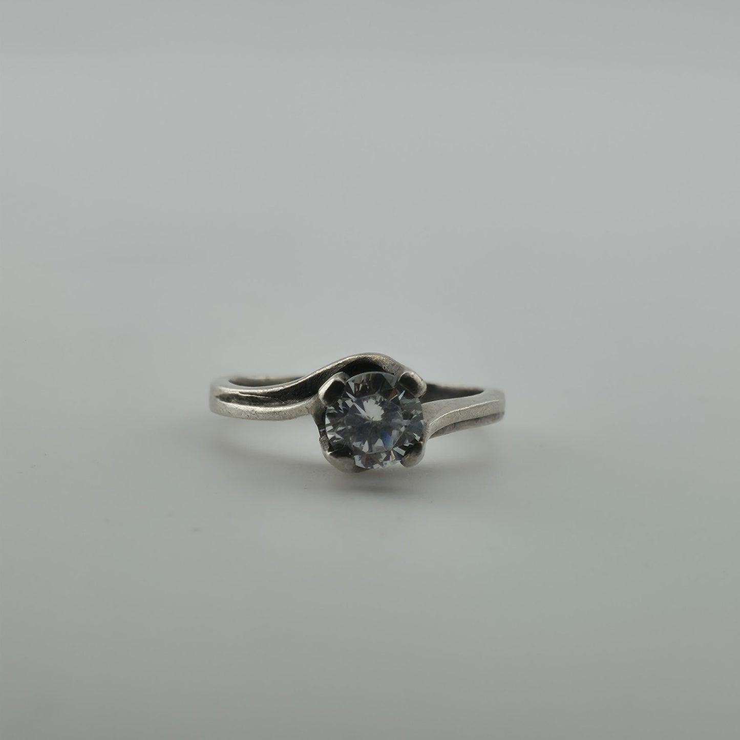 Sterling Silver Solitaire Ring CZ Stone Modernist Design Size 6.5 Vintage