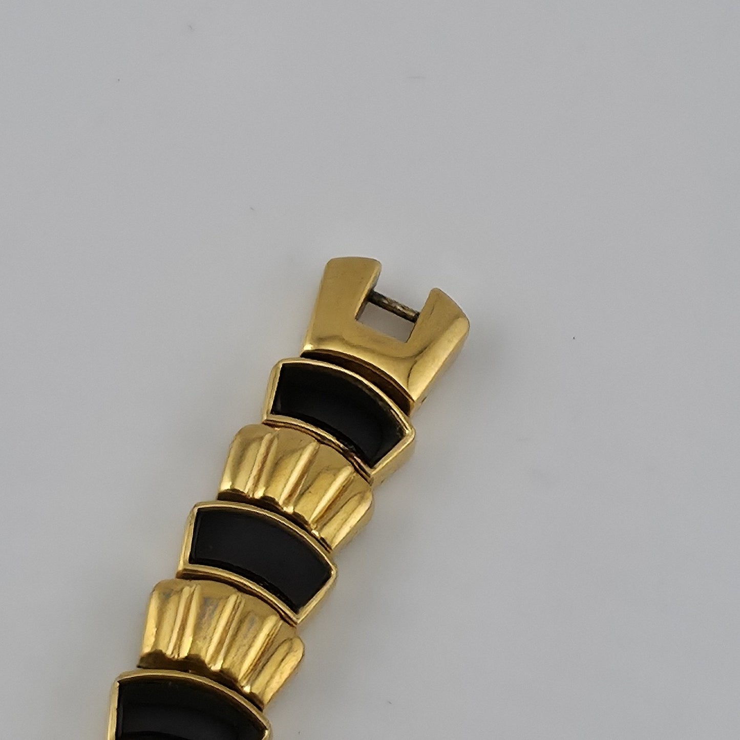 Main Line Time Quartz Watch Gold Tone Black Bracelet Tested Working 7"
