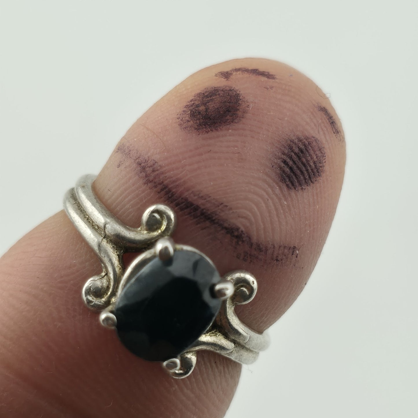 Vintage Sterling Silver Black Onyx Ring Size 5 Oval Cabochon Scroll 925 Jewelry