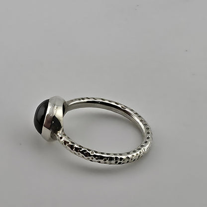 Sterling Silver 925 Amber Cabochon Ring Hammered Band Size 7.5