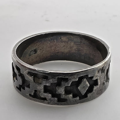 Vintage Sterling Silver Southwestern Cutout Band Ring Size 7.5 Geometric Jewelry