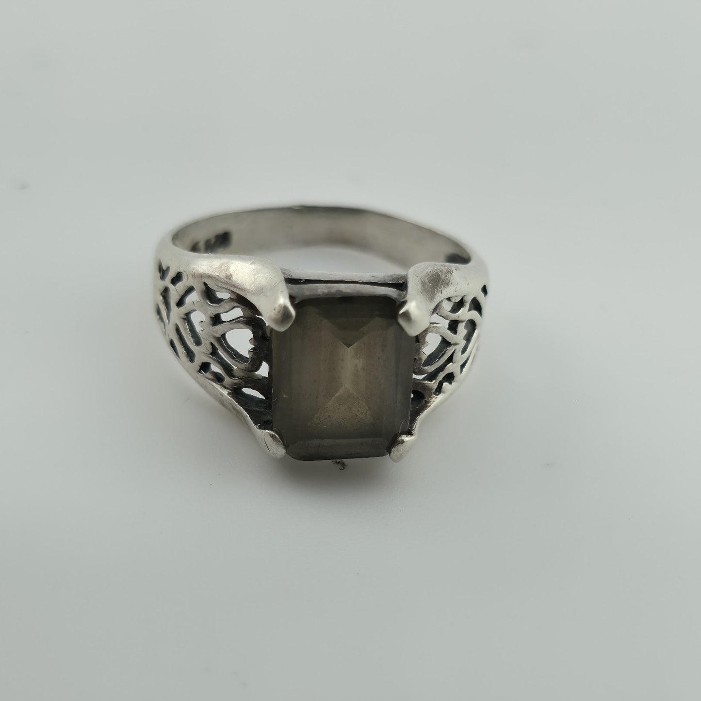 925 Sterling Silver Ring Quartz Stencil Cutout Shoulder Sz 8 Vintage