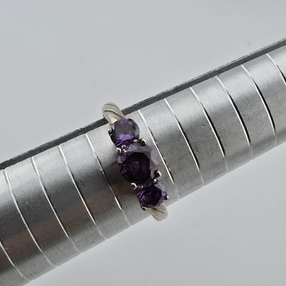 STERLING Silver RING 3 AMETHYST STONES Twist Band SZ 9 NF