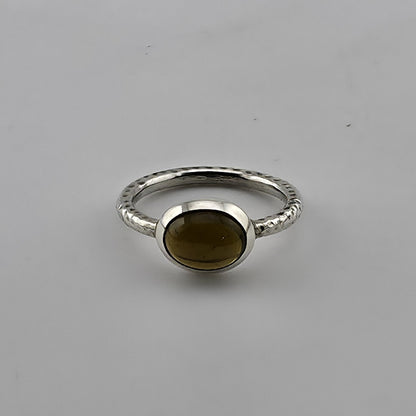 Sterling Silver 925 Amber Cabochon Ring Hammered Band Size 7.5