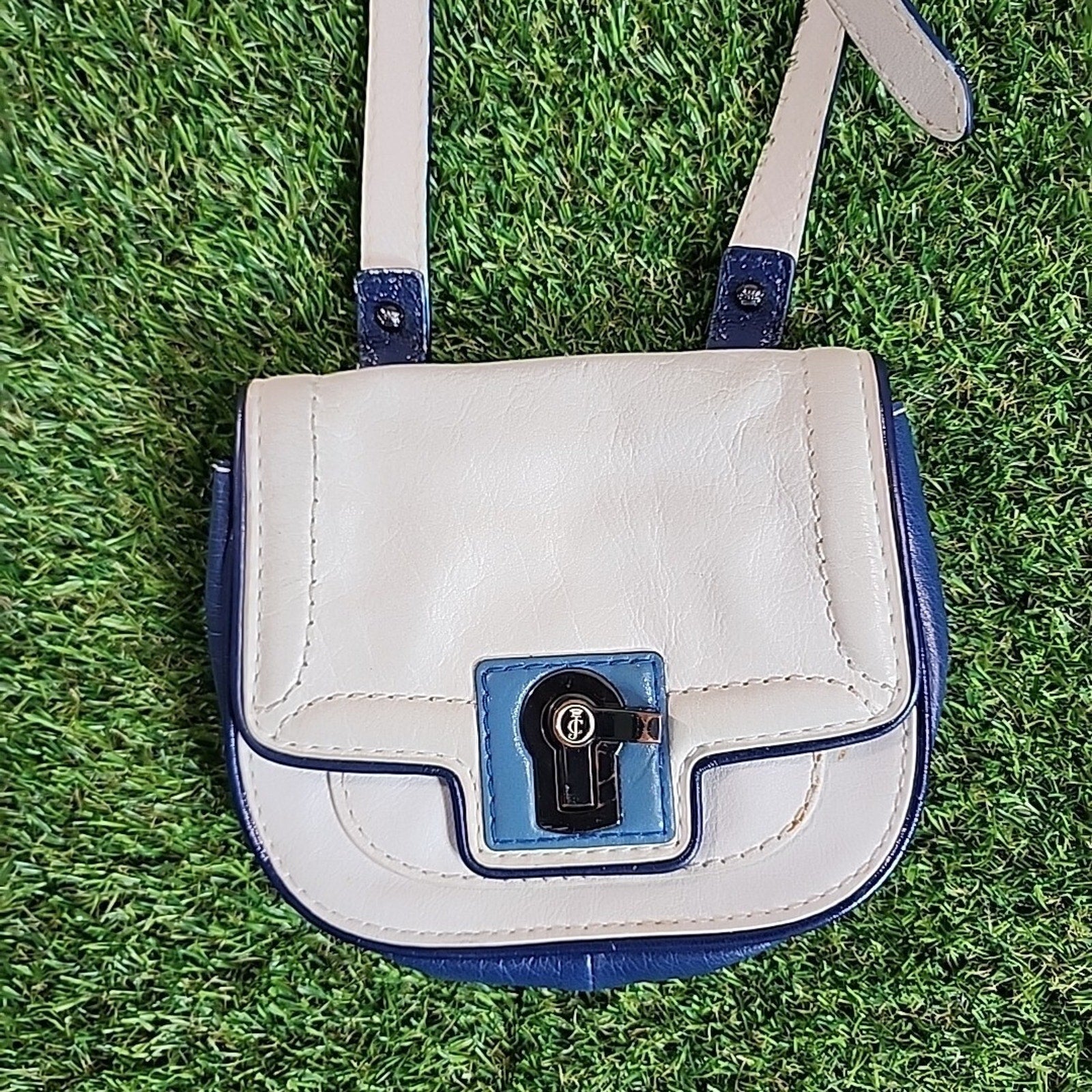 Juicy Couture Leather Crossbody bag