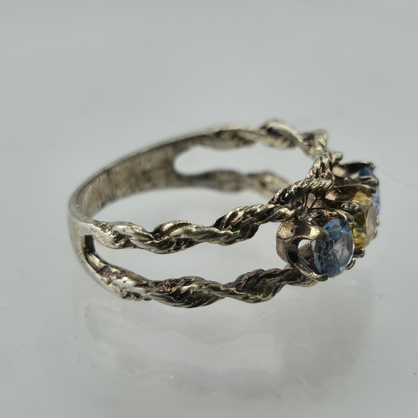 Vintage Sterling Silver Three Stone Ring Size 6.25Mother Grandmother Rope Ring