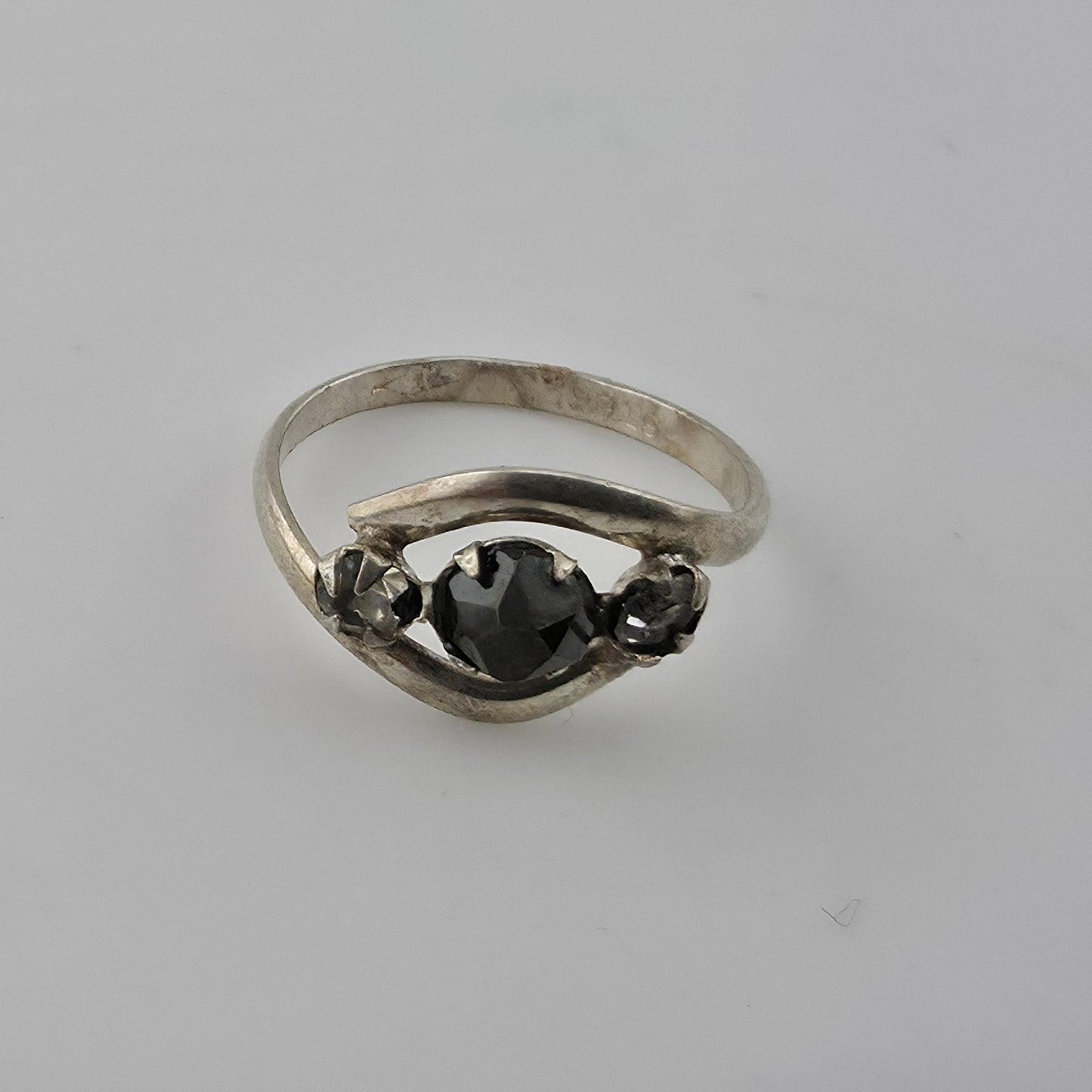 Vintage Sterling Silver Black Stone Pinky Ring Petite Size 2.5 Mid Century Retro