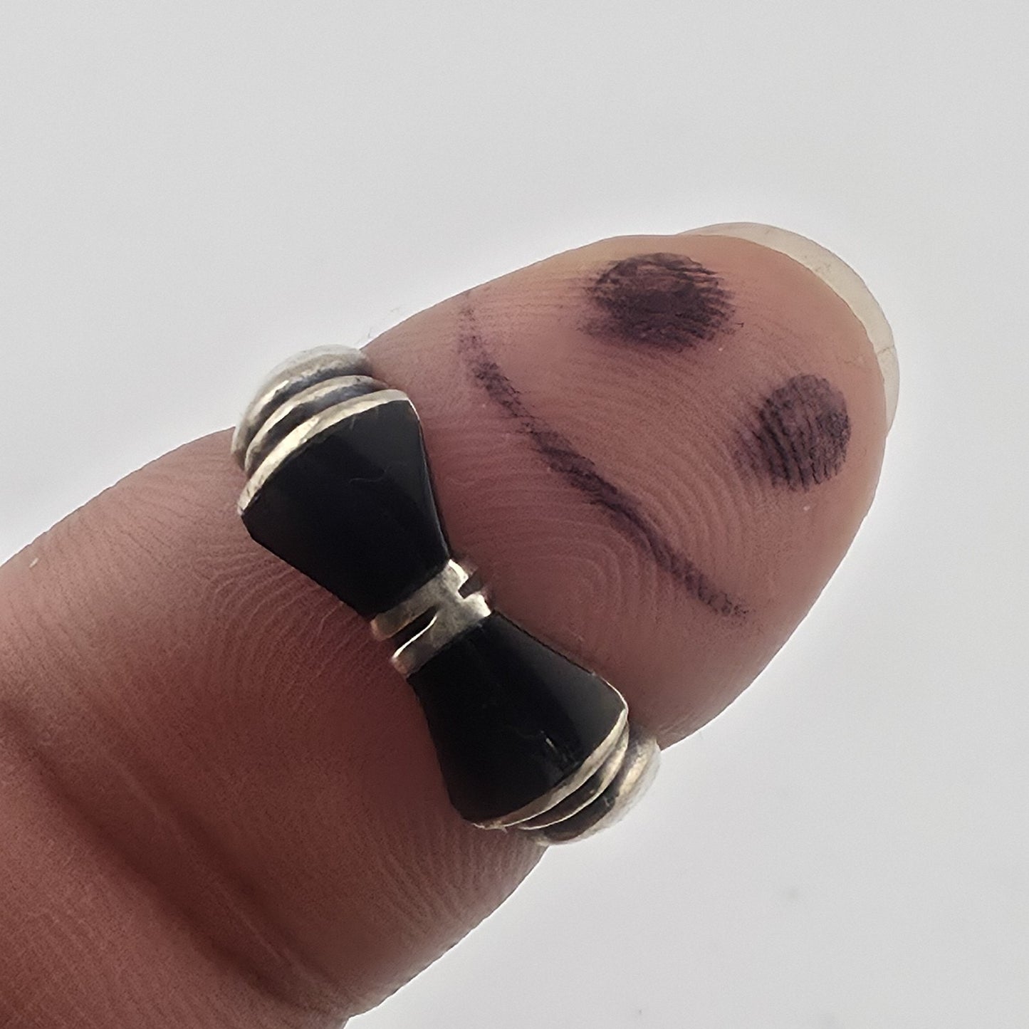 Vintage Sterling Silver Black Onyx Bow Tie Ring Size 7 Southwestern Style Cute