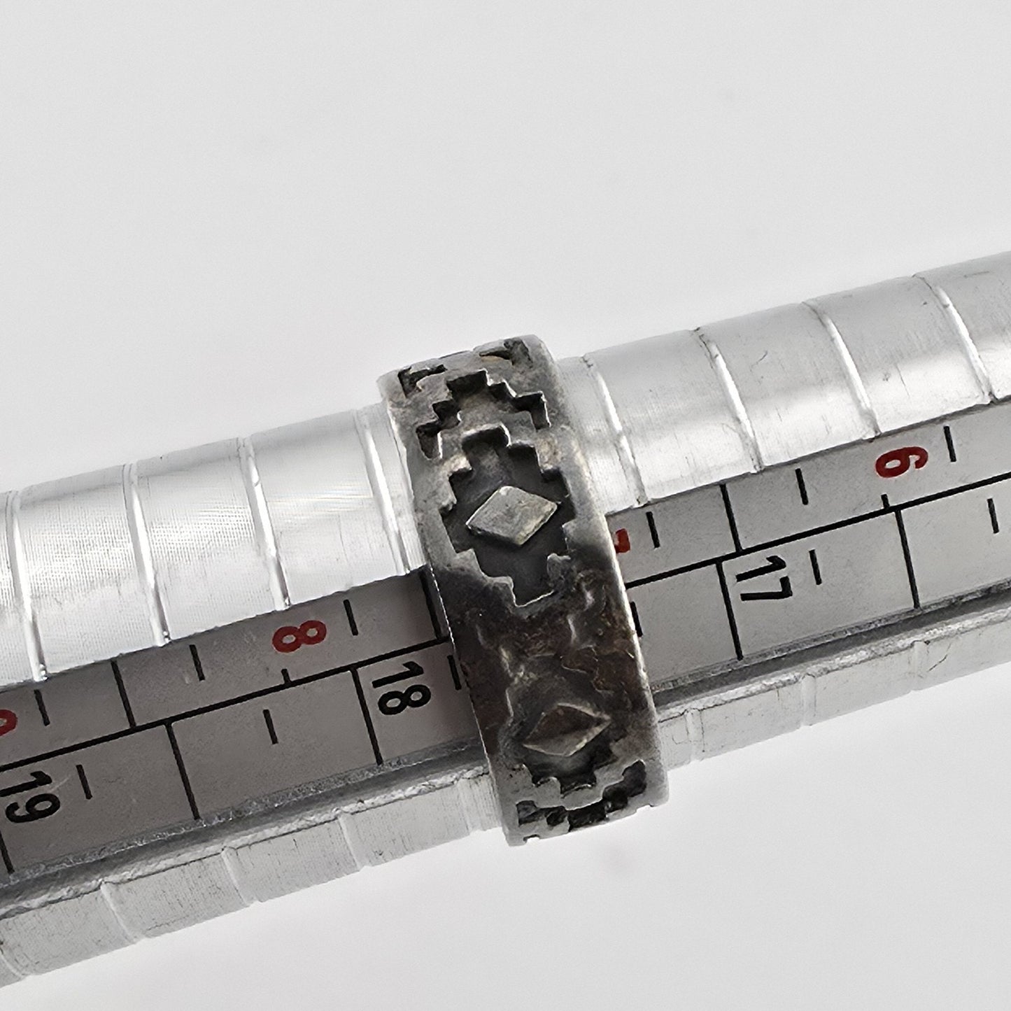 Vintage Sterling Silver Southwestern Cutout Band Ring Size 7.5 Geometric Jewelry