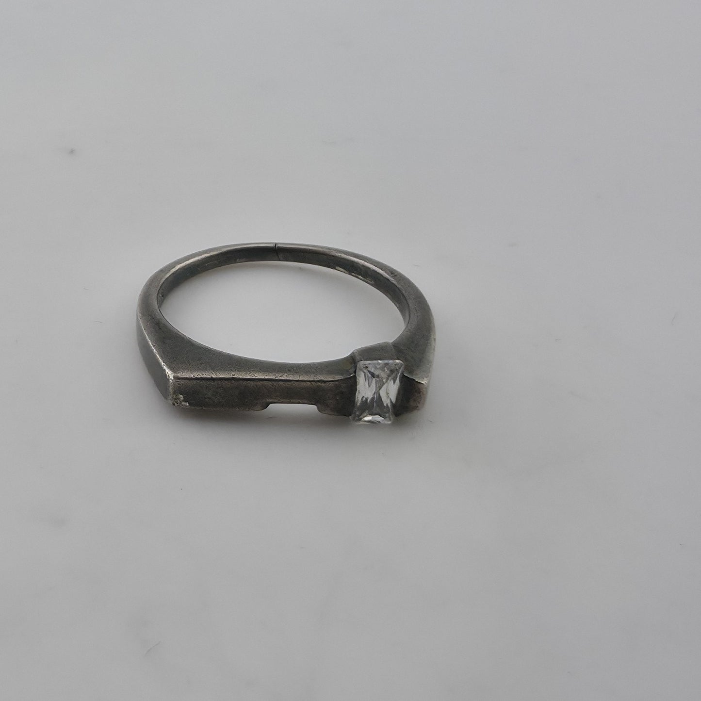 Sterling Silver CZ Ring 7.75 925 Modernist Solitaire Unique Horizontal Jewelry