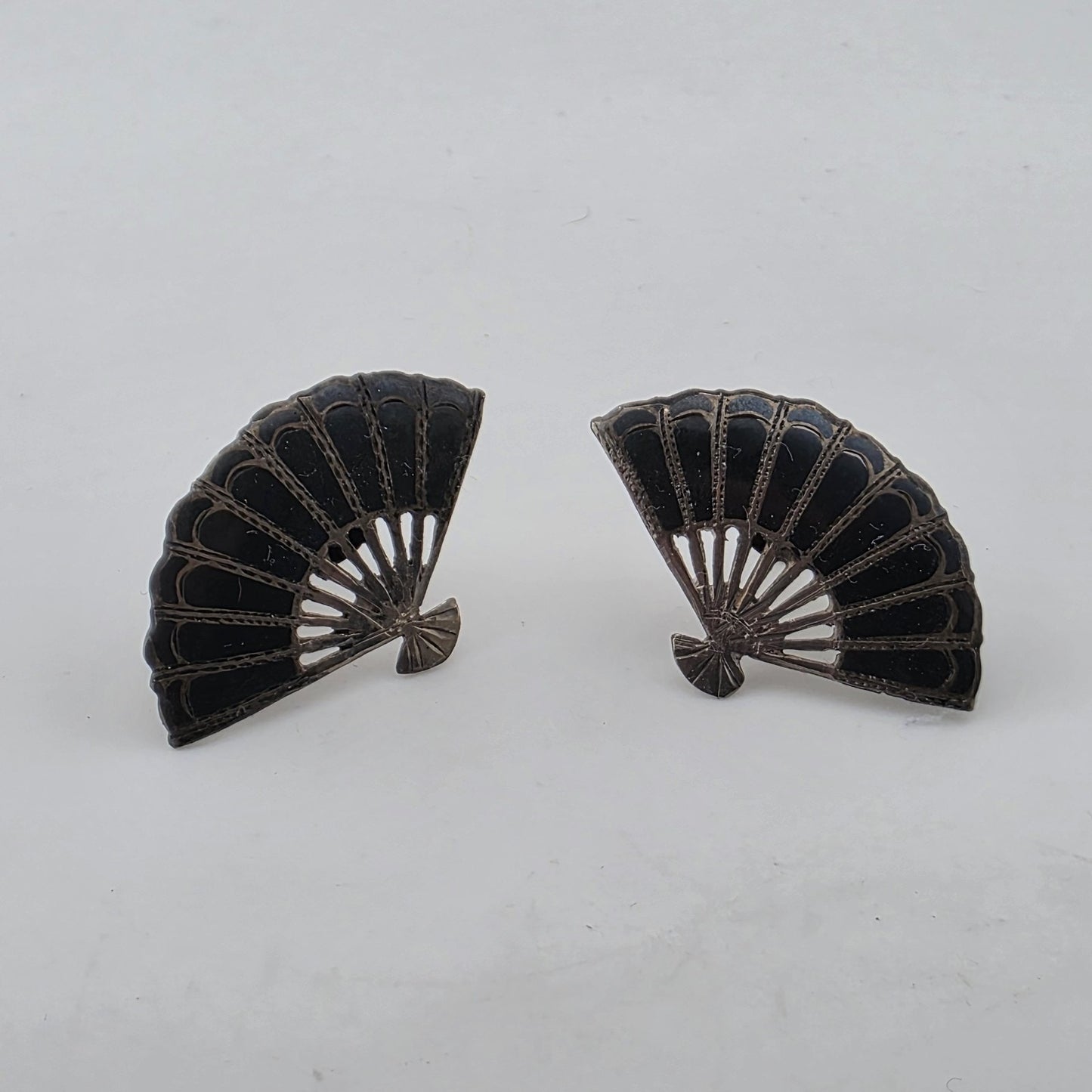 Vintage Siam Sterling Silver Niello Fan Screw Back Earrings Made In Siam Thai
