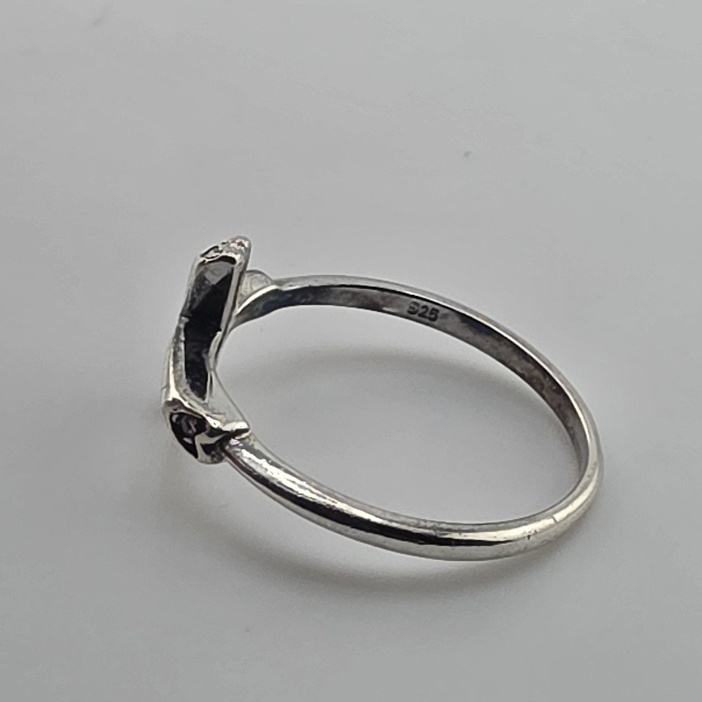 925 Sterling Silver Cross Ring Size 8 Clear Stones Dainty Religious Hearts Band
