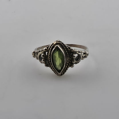 Vintage Sterling Silver 925 Green Stone Ring Marquise Filigree Size 7 Jewelry