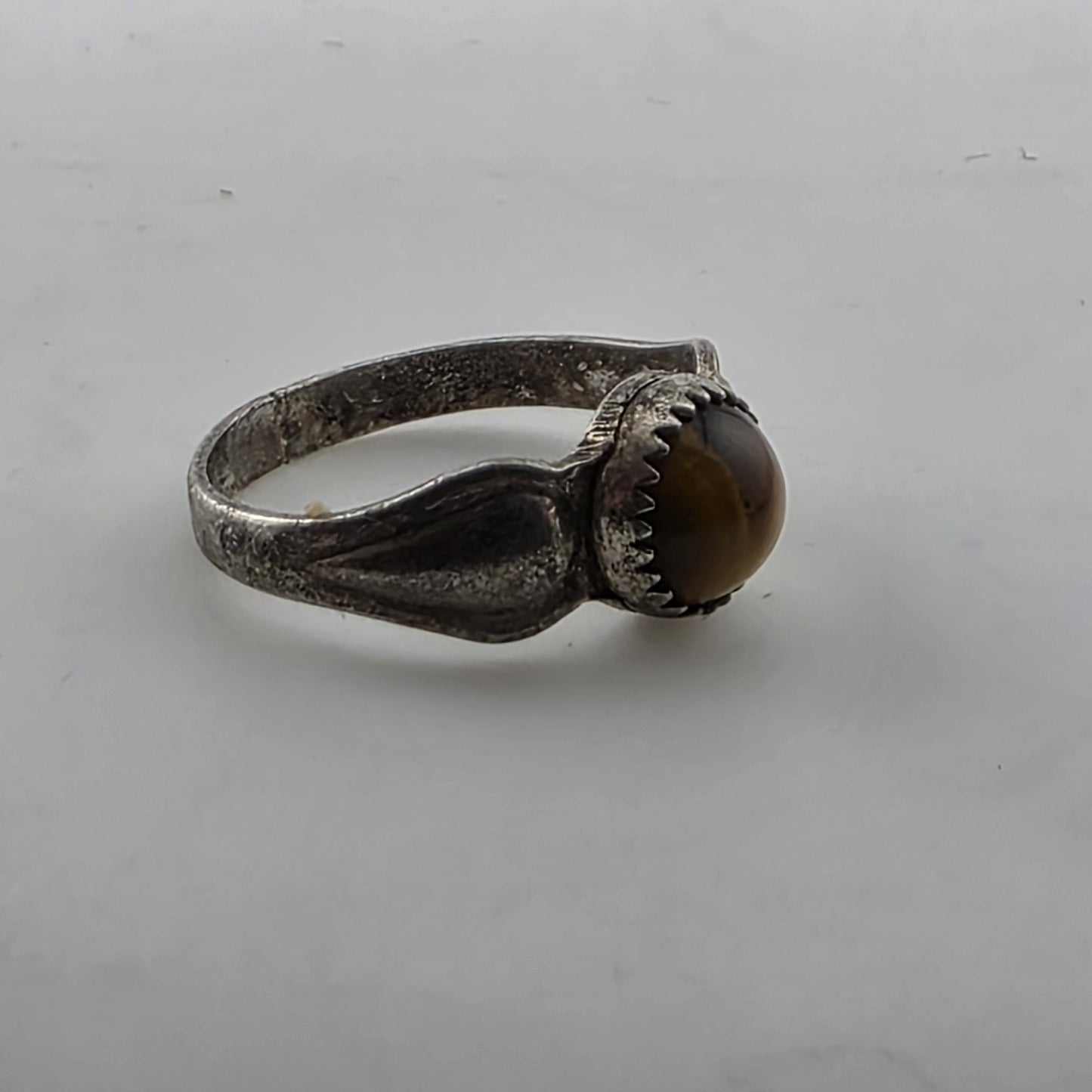 Vintage Native American Sterling Silver Tiger's Eye Ring Size 5.75 Crack in Band