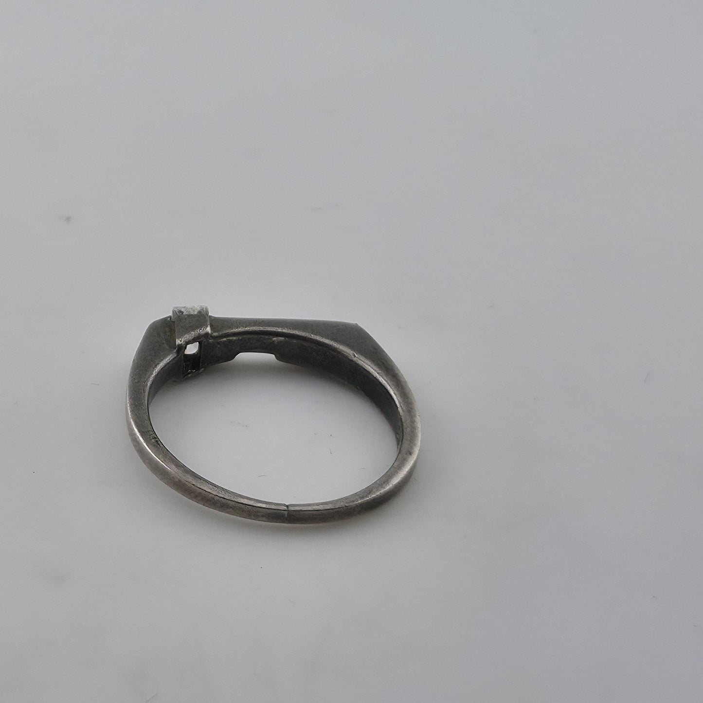 Sterling Silver CZ Ring 7.75 925 Modernist Solitaire Unique Horizontal Jewelry