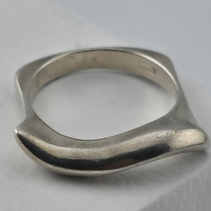 Vintage Modernist MCM Abstract Sterling Silver Ring Size 7 Unique Sculptural Ban