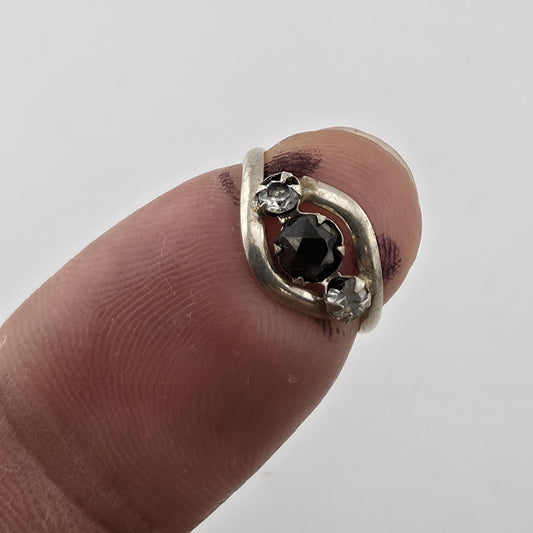 Vintage Sterling Silver Black Stone Pinky Ring Petite Size 2.5 Mid Century Retro