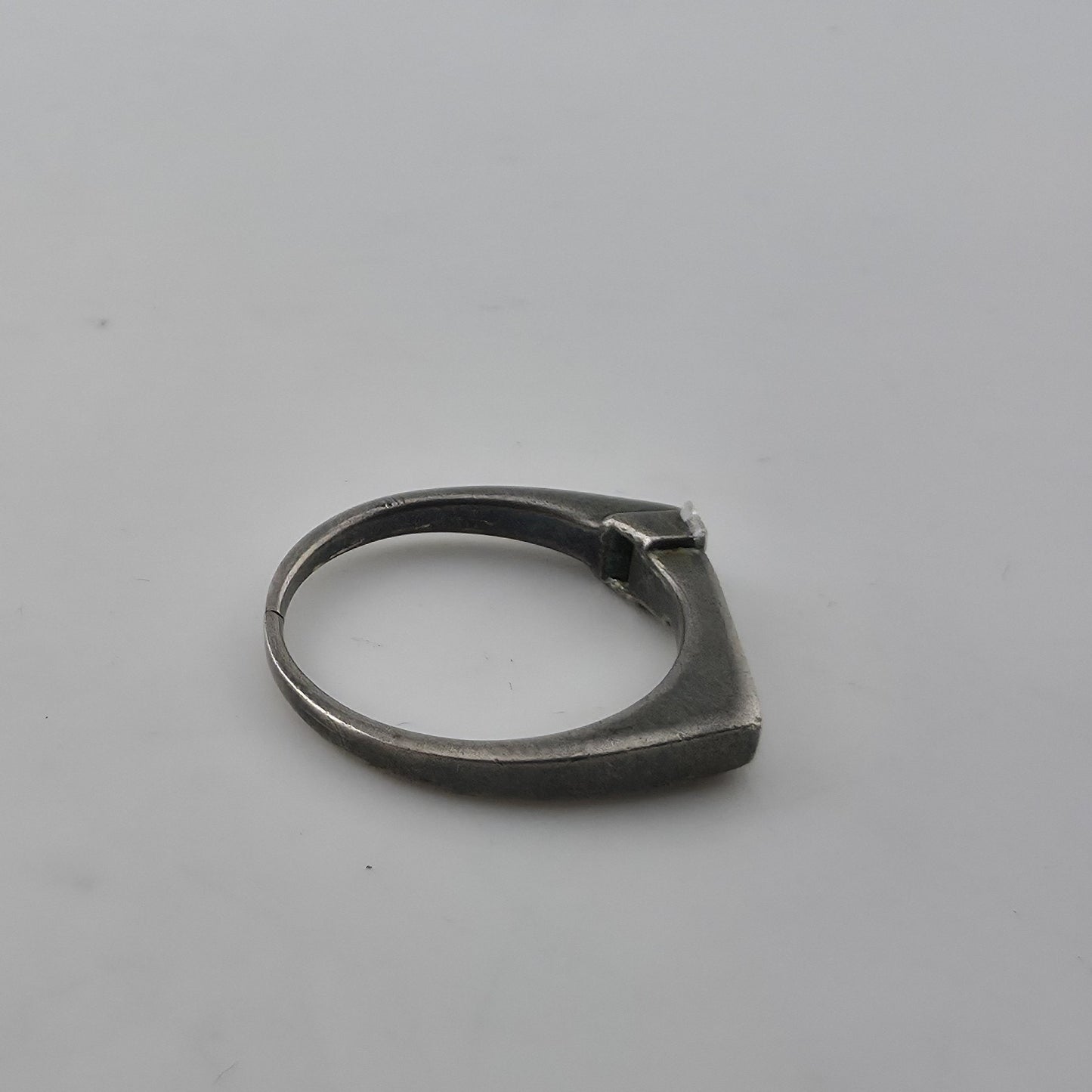 Sterling Silver CZ Ring 7.75 925 Modernist Solitaire Unique Horizontal Jewelry