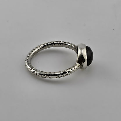 Sterling Silver 925 Amber Cabochon Ring Hammered Band Size 7.5