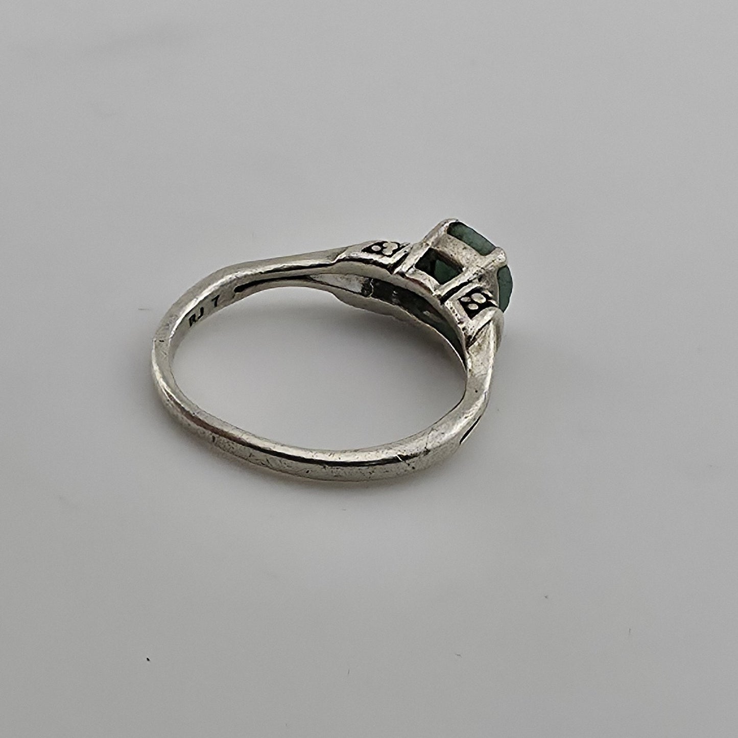 Sterling Silver Ring Green Stone 925 Size 6.5