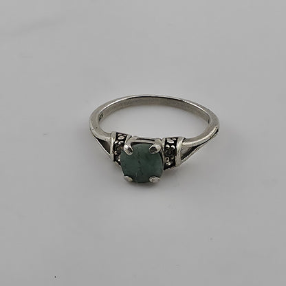 Sterling Silver Ring Green Stone 925 Size 6.5