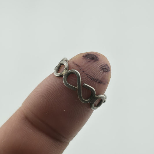 Vintage Sterling Silver Infinity Link Ring Size 6 Openwork Band 925