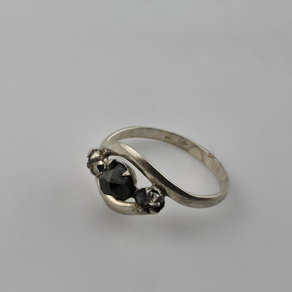 Vintage Sterling Silver Black Stone Pinky Ring Petite Size 2.5 Mid Century Retro