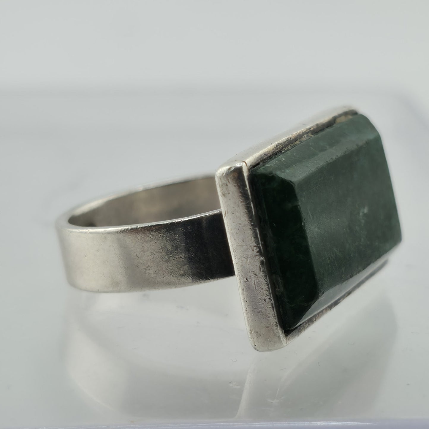 Vintage 950 Silver Green Stone Modernist Statement Ring Size 8.25